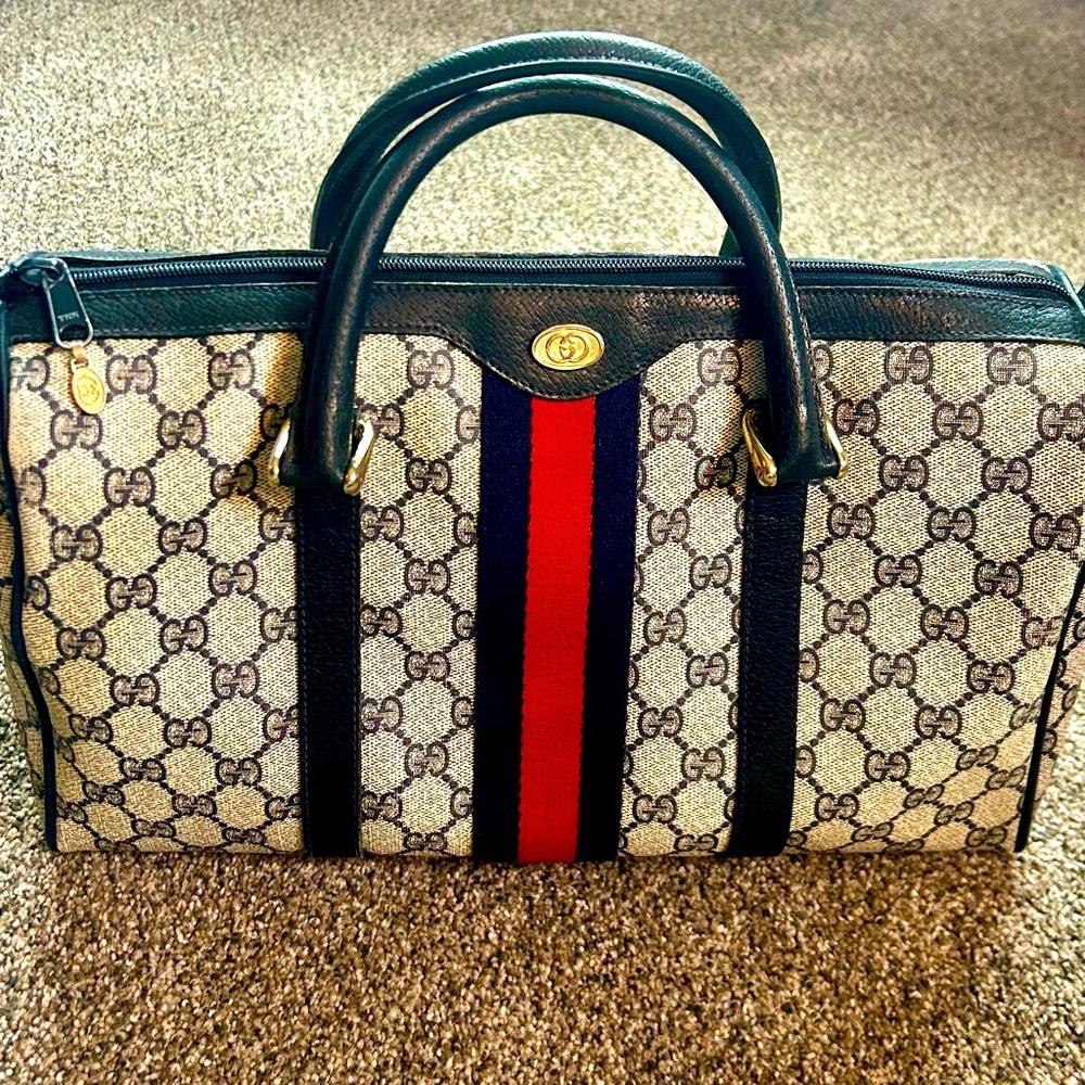 ❤️💙100% AUTHENTIC VINTAGE Monogram Gucci Boston bag.